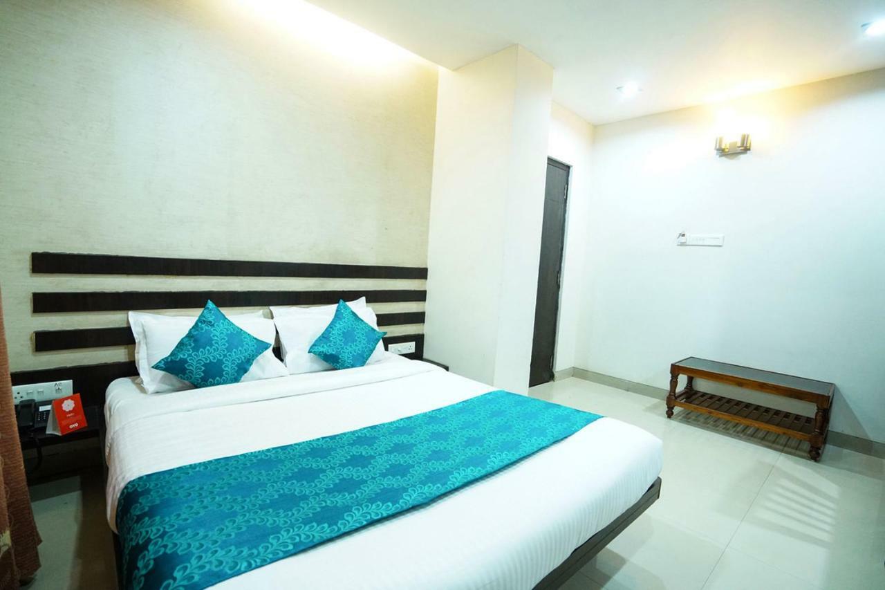 Hotel Aarya Inn Райпур Экстерьер фото